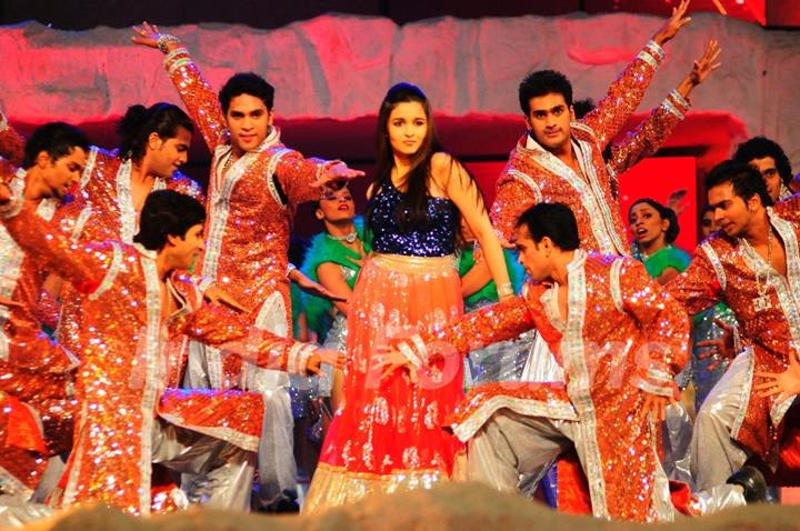 Celeb performaning at COLORS Screen Awards