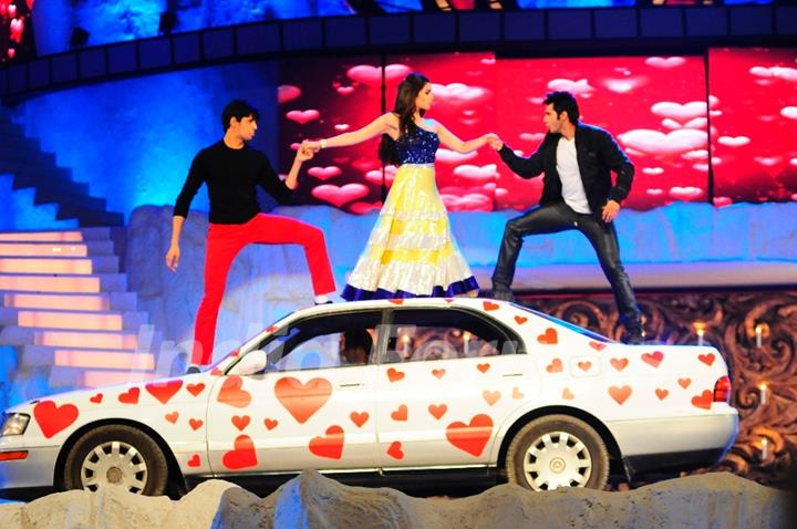 Celeb performaning at COLORS Screen Awards