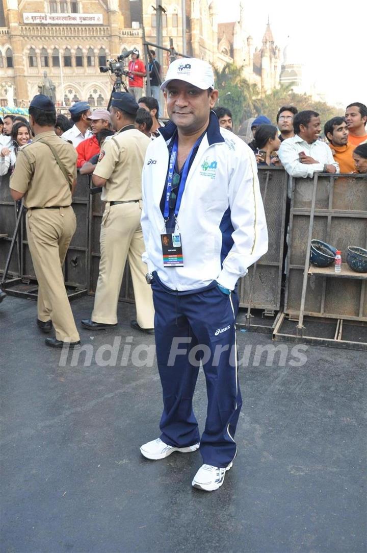 Bollywood Actors runing in 10th.anniversary Standard Charted Mumbai Marathon 2013