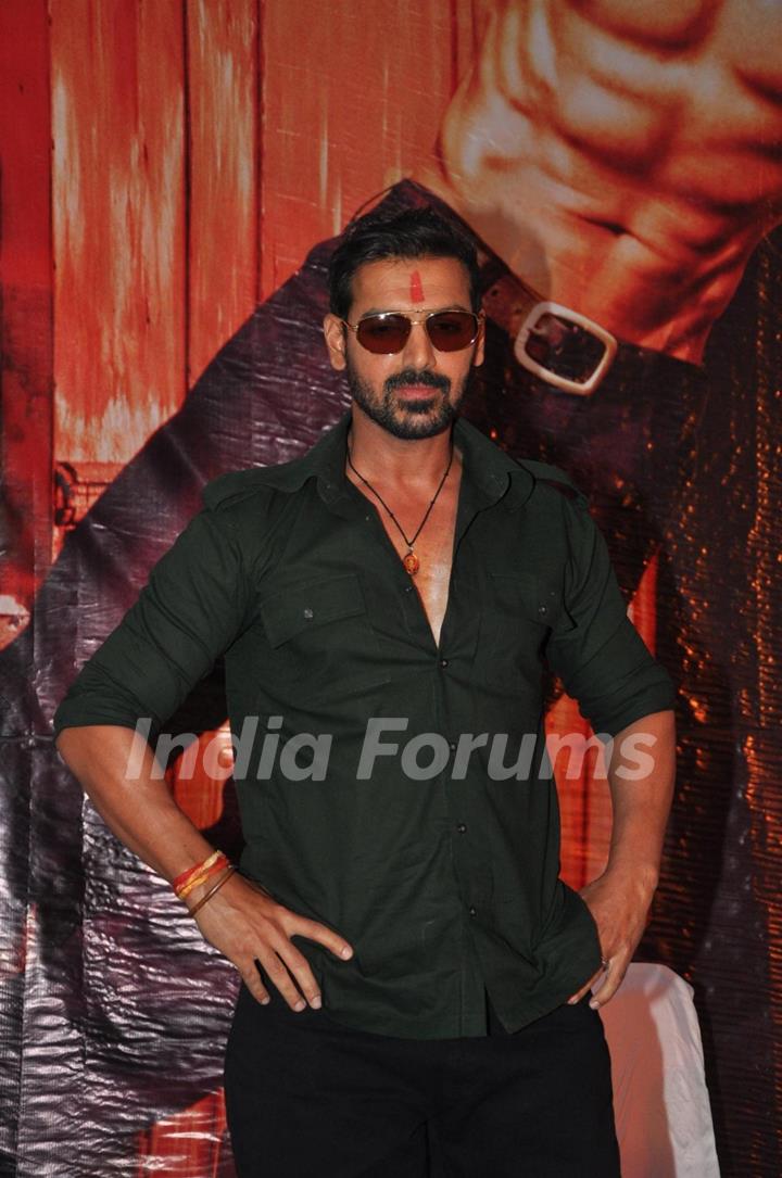 Live Shootout With The Cast of Film Shootout at Wadala