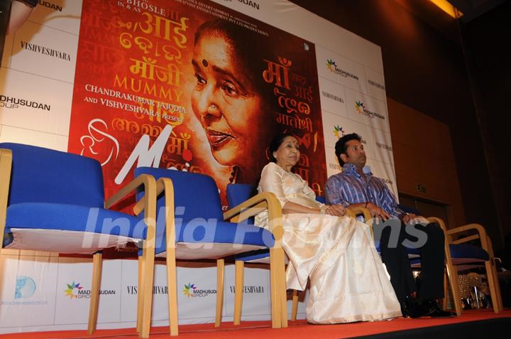 Sachin Tendulkar and Asha Bhosle at Mai Music Launch