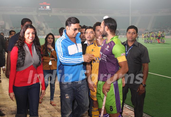 New Delhi, 29 Jan 2013 - Akshay Kumar at the match between Delhi Waveriders and Jaypee Panjab warriors at Hero Hockey India League in New Delhi. (Photo: IANS/Amlan)