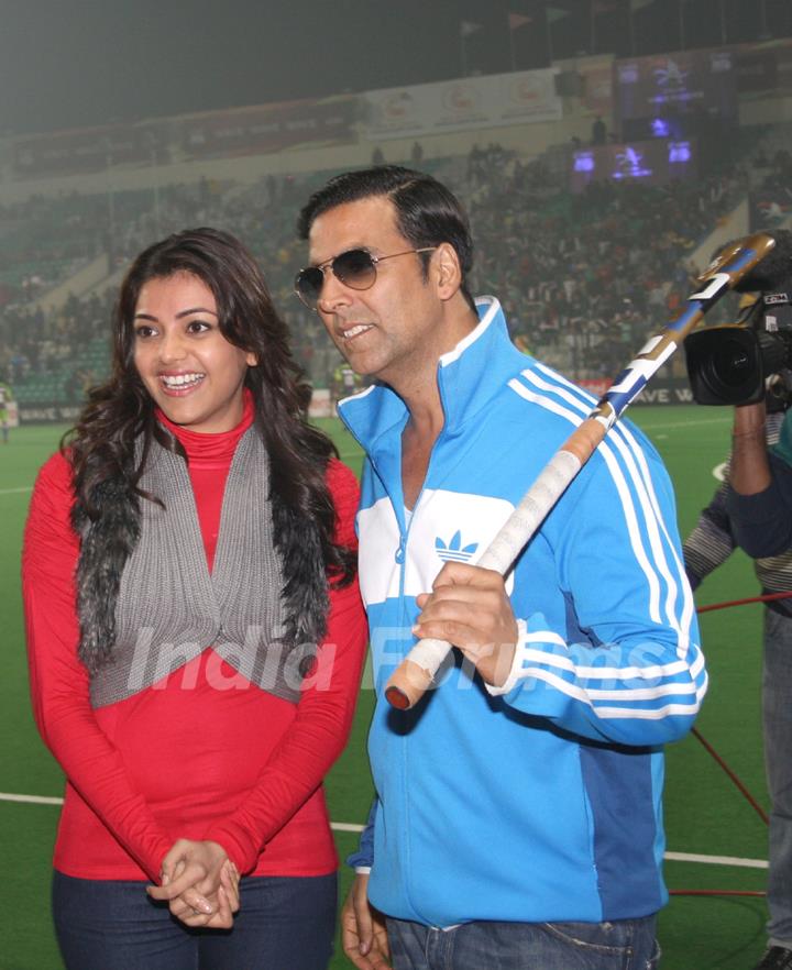 New Delhi, 29 Jan 2013 - Akshay Kumar at the match between Delhi Waveriders and Jaypee Panjab warriors at Hero Hockey India League in New Delhi. (Photo: IANS/Amlan)