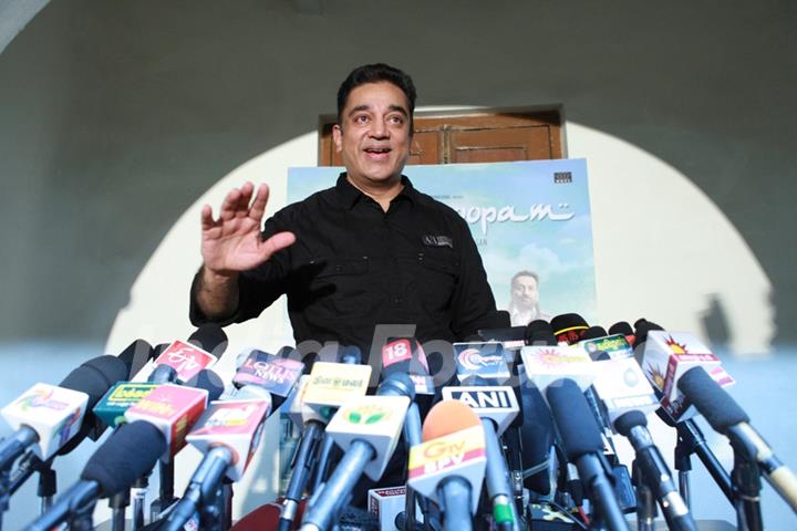 Bollywood actor Kamal Haasan addressing the media about the release of his film Viswaroopam in Chennai, 30 Jan 2013.