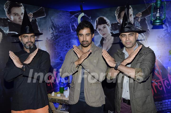 Bollywood actor Rannvijay Singh with Creative Head of Entertainment Colosceum Rajiv Lakshman and Senior Supervising Producer MTV Raghu Ram at the screening of 3D film Hansel and Gretel in PVR Juhu, Mumbai on Wednesday, January 30th, evening.