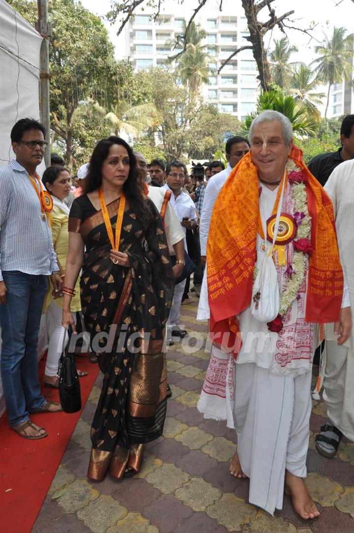 Hema Malini & Govinda at the inauguration of Jagannath Yatra celebrations