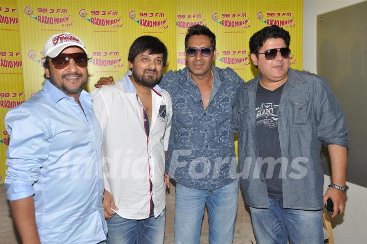 Himmatwala team at redio mirchi