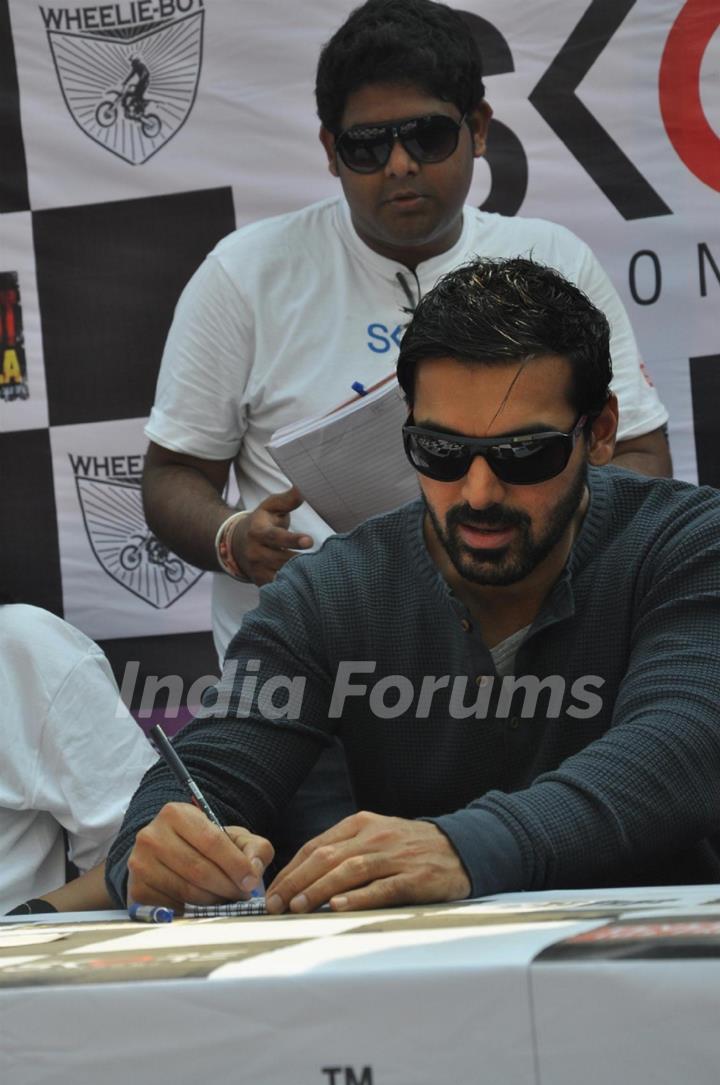 Film ShootOut Wadala Promotion at Safety Drive & 600 bikers Rally