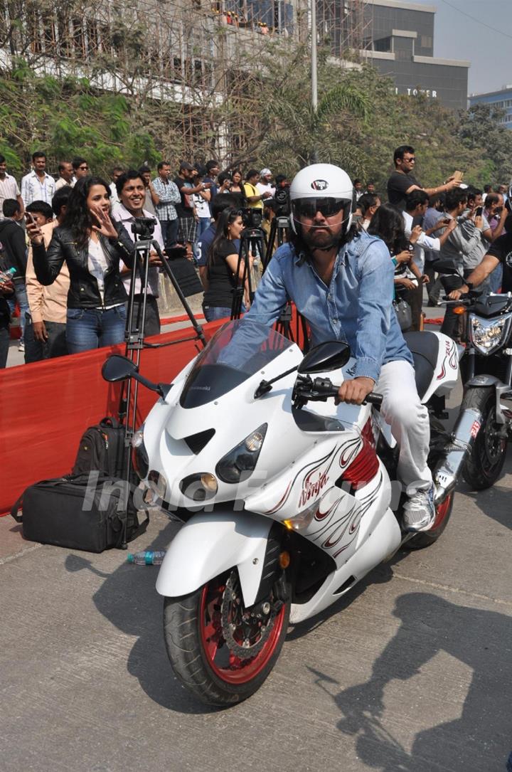 Film ShootOut Wadala Promotion at Safety Drive & 600 bikers Rally