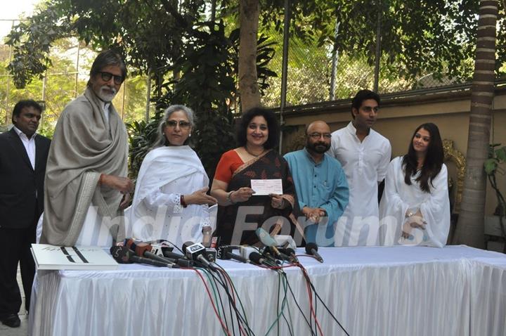 Amitabh Bachchan, Jaya Bachchan, Govind Nihlani, Abhishek Bachchan & Aishwarya Rai To Announce Plans