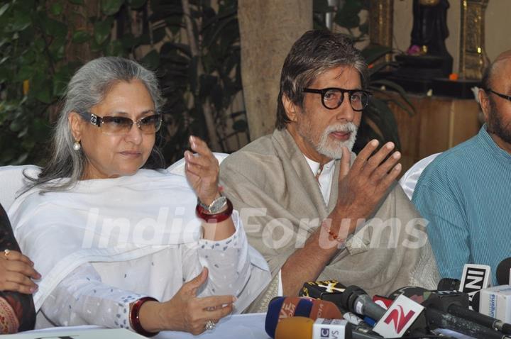 Amitabh Bachchan With Family To Announce Plans Of Ngo