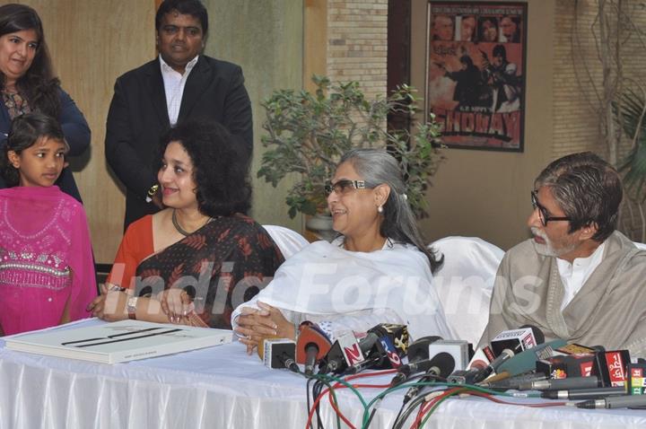 Amitabh Bachchan With Family To Announce Plans Of Ngo