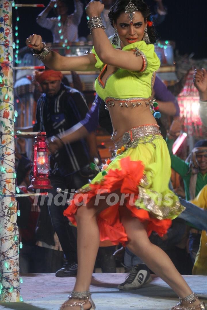 Item song shot for film Raambhajjan Zindabad in Raj Pipla