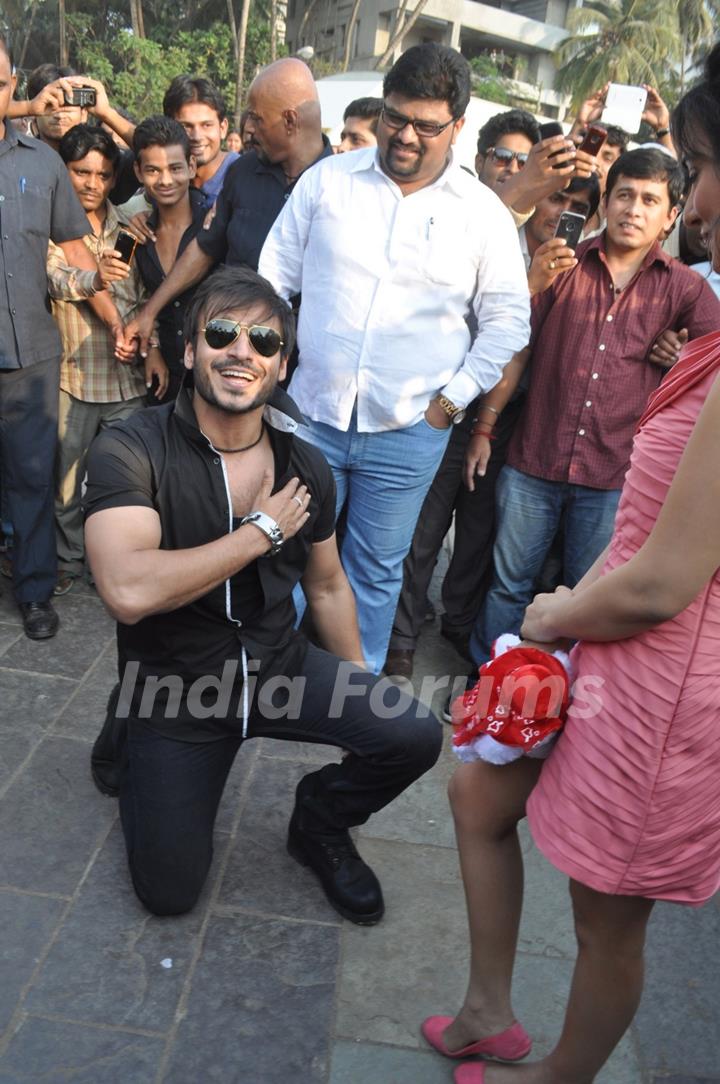 Vivek Oberoi and Neha Sharma promotes Jayantabhai Ki Luv Story on Valentine day