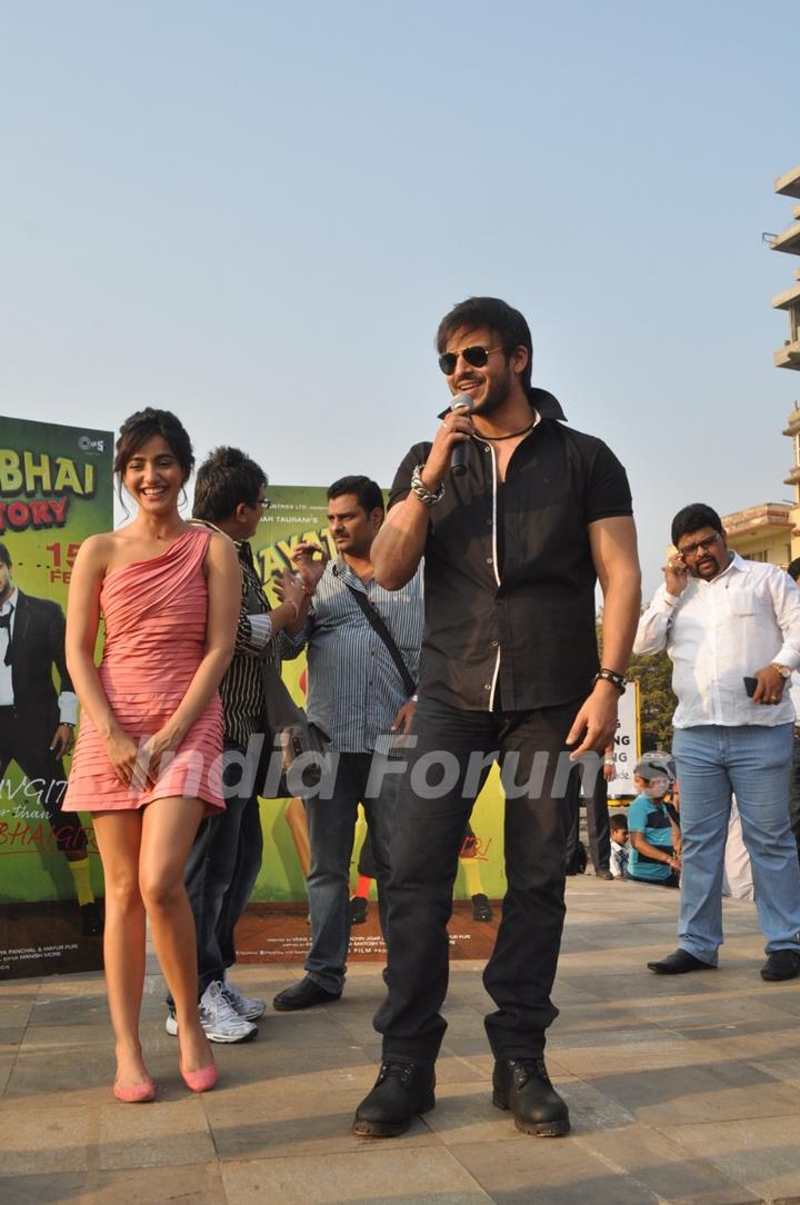 Vivek Oberoi and Neha Sharma promotes Jayantabhai Ki Luv Story on Valentine day