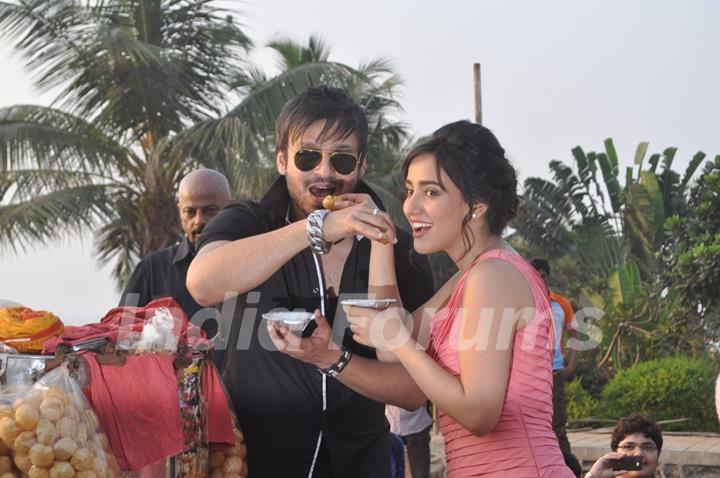 Vivek Oberoi and Neha Sharma promotes Jayantabhai Ki Luv Story on Valentine day