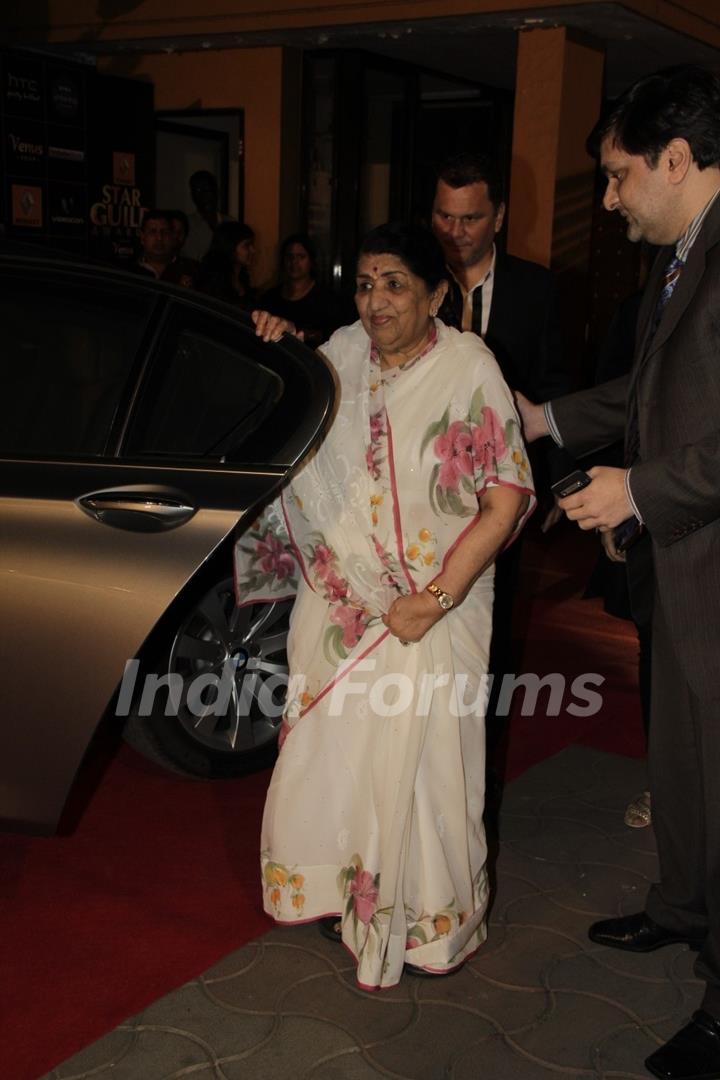 Lata Mangeshkar at Renault Star Guild Awards 2013