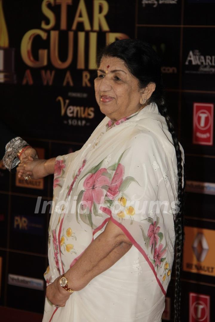 Lata Mangeshkar at Renault Star Guild Awards 2013