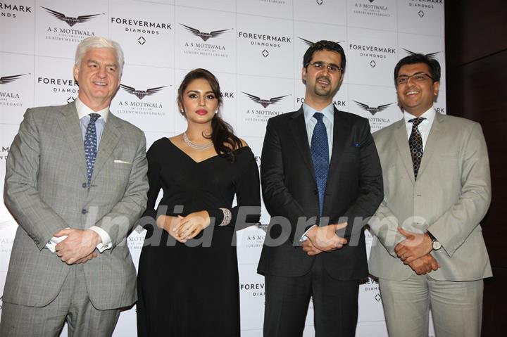 Forevermark partners with AS Motiwala in Mumbai in presence of Huma Qureshi