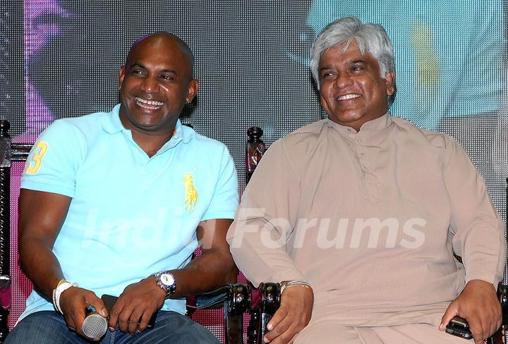 Sri Lankan Former Cricketers Sanath Jayasuriya and Arjuna Ranathunga at the GET  SRI LANKAN ED  at Garuda Mall , in Bangalore on Friday  22nd of February 2013   photo by IANS.