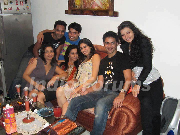 Sukirti Kandpal with her pkyek costars.