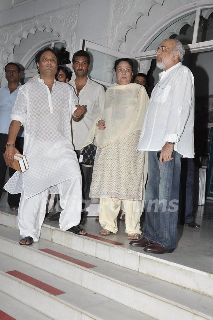 Sonu Nigam's mother's prayer meet