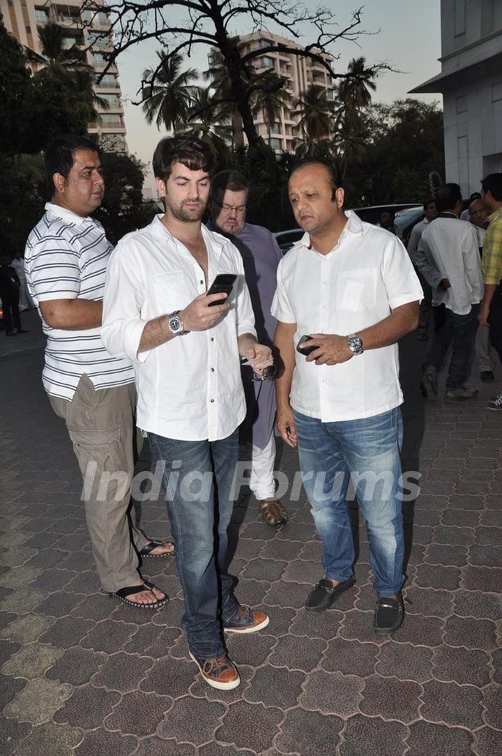 Sonu Nigam's mother's prayer meet