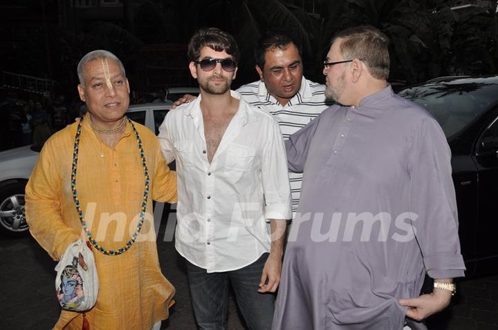 Sonu Nigam's mother's prayer meet