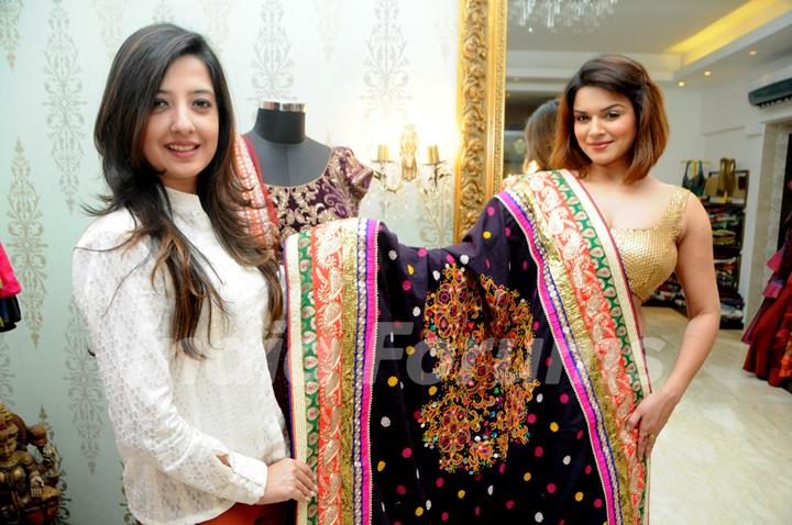 Amy Billimoria designs a unique Saree on the ocassion of Woman's Day