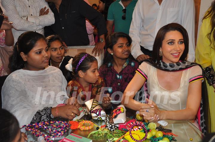 Gitanjali Celebrates Woman Day With Karisma Kapoor and Designer Archana Kochhar