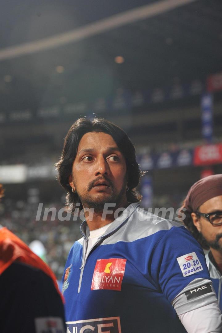 Celebrity Cricket League 2013 (CCL) Finals between Karnataka Bulldozers vs Telugu Warriors at the Chinnaswamy Stadium in Bengaluru