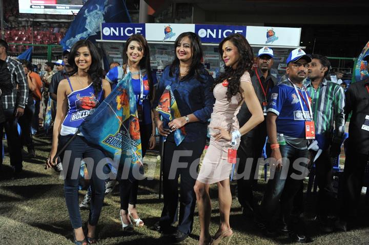 Celebrity Cricket League 2013 (CCL) Finals between Karnataka Bulldozers vs Telugu Warriors at the Chinnaswamy Stadium in Bengaluru