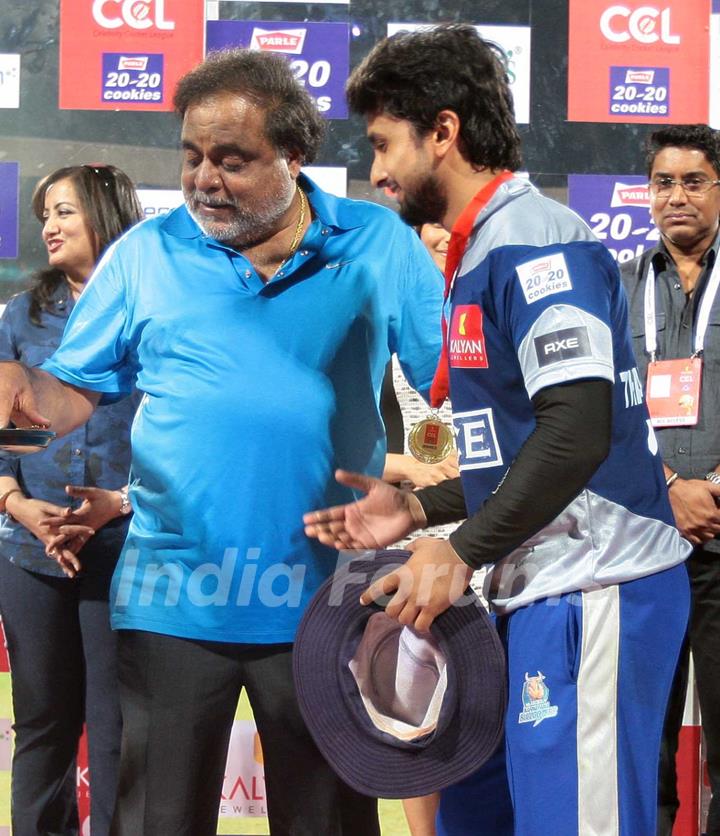 Celebrity Cricket League 2013 (CCL) Finals between Karnataka Bulldozers vs Telugu Warriors at the Chinnaswamy Stadium in Bengaluru