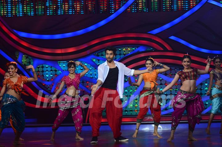 Promotion of Movie Rangrezz on Nach Baliye 5