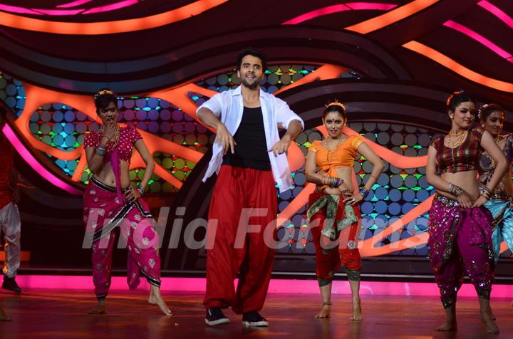 Promotion of Movie Rangrezz on Nach Baliye 5