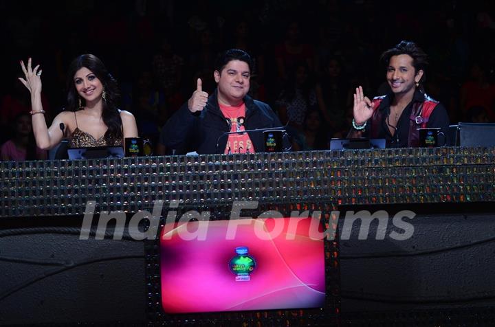 Arshad Warsi and Boman Irani promote 'Jolly LLB' on 'Nach Baliye 5'