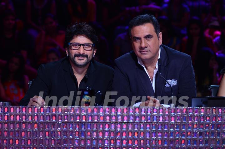 Arshad Warsi and Boman Irani promote 'Jolly LLB' on 'Nach Baliye 5'