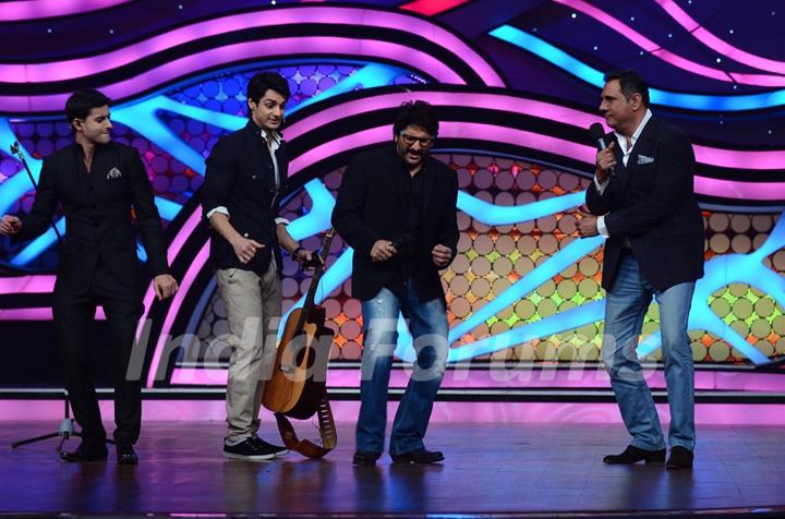 Arshad Warsi and Boman Irani promote 'Jolly LLB' on 'Nach Baliye 5'