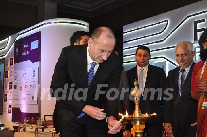 Kareena at the inauguration of FICCI Frames 2013