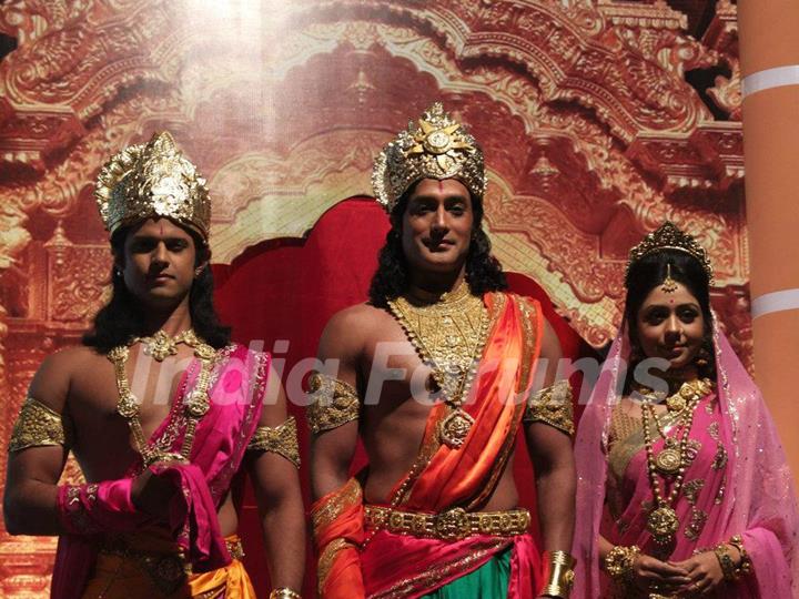 Neil Bhatt as Lakshman