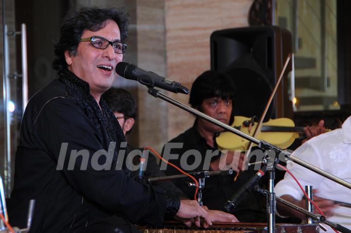 Le Club Musique's soulful evening with Talat Aziz and Ustad Rashid Khan