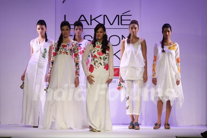 Hazel Keech as showstopper for designer Purvi Doshi at Lakme Fashion Week Summer 2013