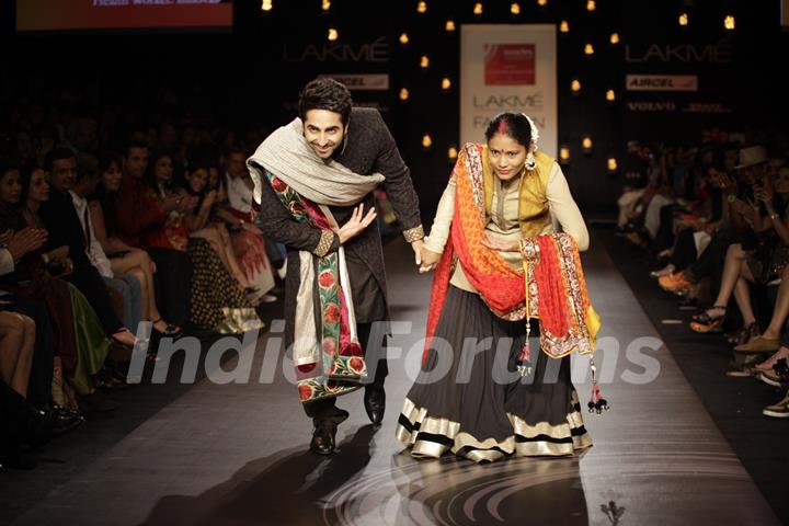 Celebs walk the ramp for Swades Foundation show by Vikram Phadnis at LFW