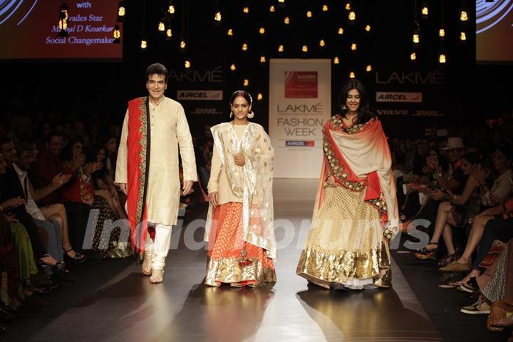 Celebs walk the ramp for Swades Foundation show by Vikram Phadnis at LFW