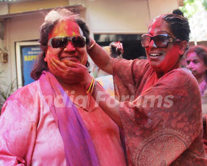 Bappi Lahiri Celebrates Holi with family