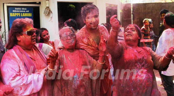 Bappi Lahiri Celebrates Holi with family