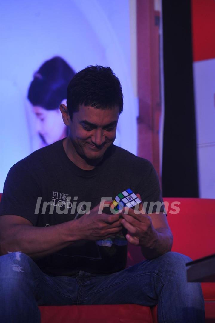 Aamir Khan pose during the felicitates winners of the Microsoft- Talash contest