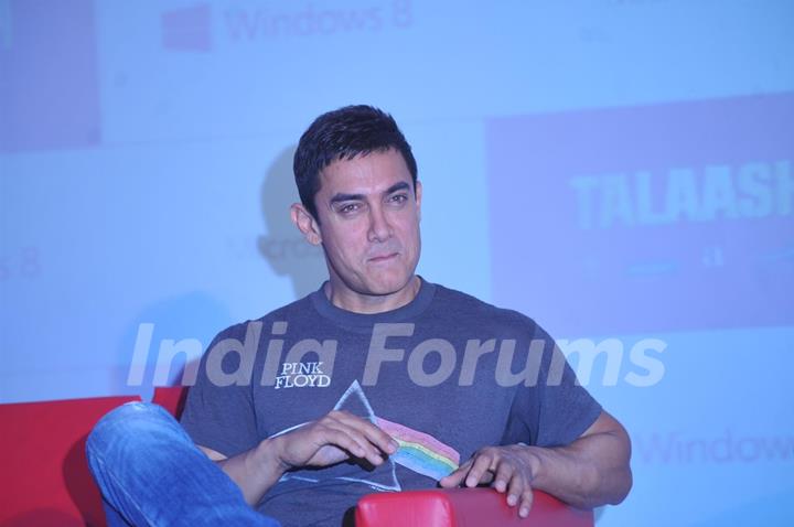 Aamir Khan pose during the felicitates winners of the Microsoft- Talash contest