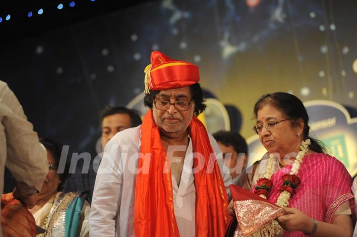 Hridaynath Mangeshkar and Usha Mangeshkar at Pandit Dinanath Mangeshkar Awards ceremony