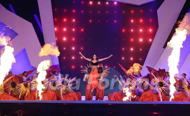 Katrina Kaif performed at IPL 6 opening ceremony in Kolkata